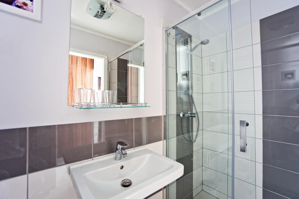Cecilia Apartman Sarvar Room photo